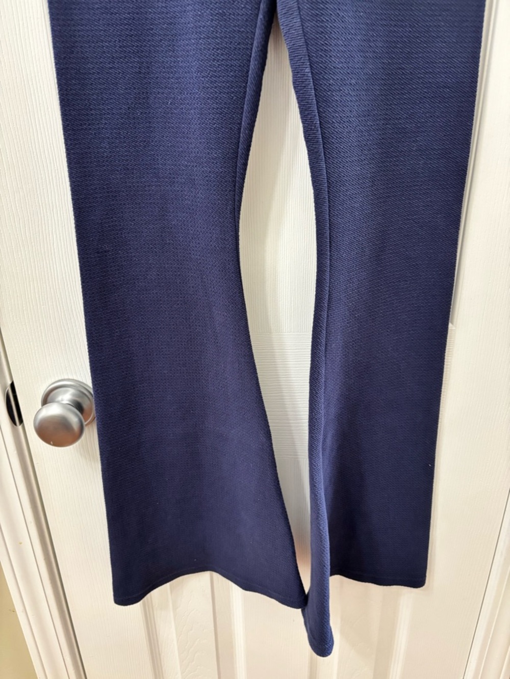 American Eagle Offline by Aerie Navy Textured High Rise Flare Leggings Size M - Picture 4 of 8